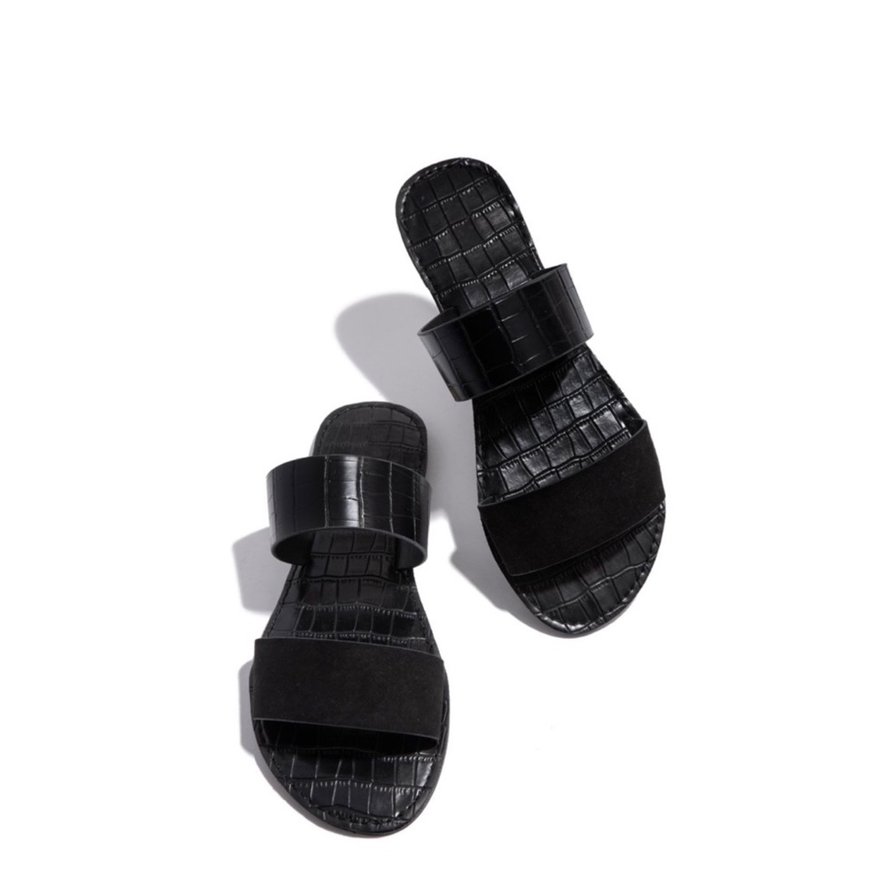 Black rustic sandals